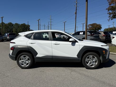 Used 2024 Hyundai Kona SE image 5