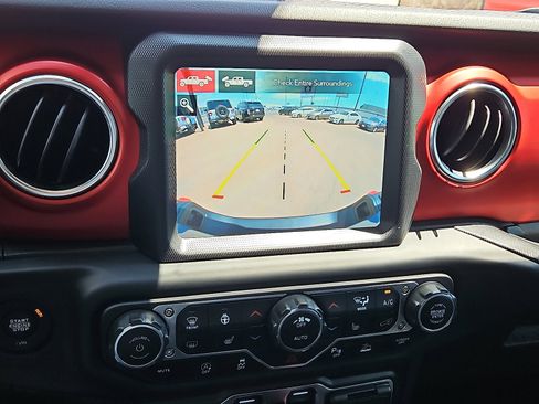 Used 2021 Jeep Gladiator Rubicon image 13