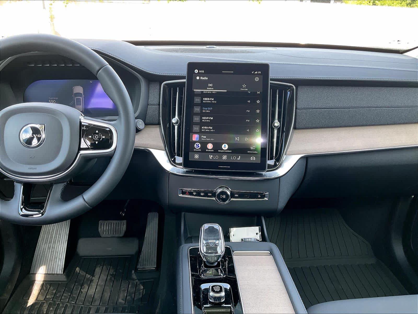 New 2026 Volvo XC90 B5 Plus w/ Protection Package AWD/4WD image 9