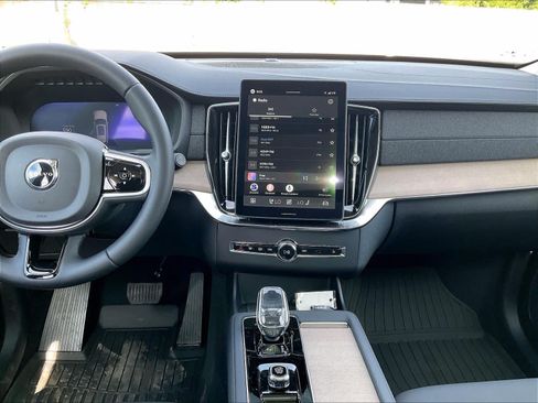 New 2026 Volvo XC90 B5 Plus w/ Protection Package AWD/4WD image 9