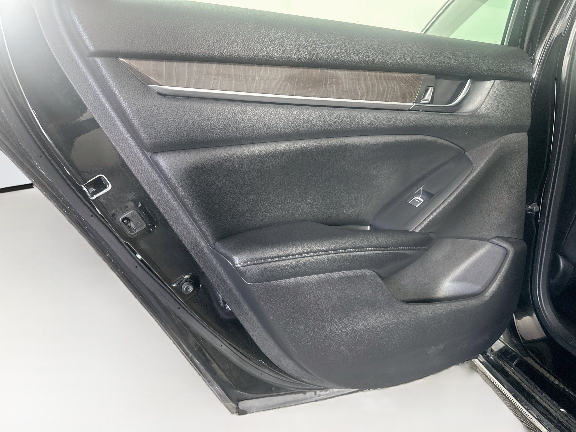 Used 2021 Honda Accord EX-L image 26