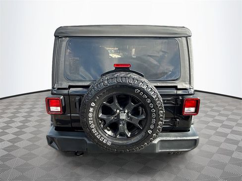 Used 2022 Jeep Wrangler Unlimited Willys image 7