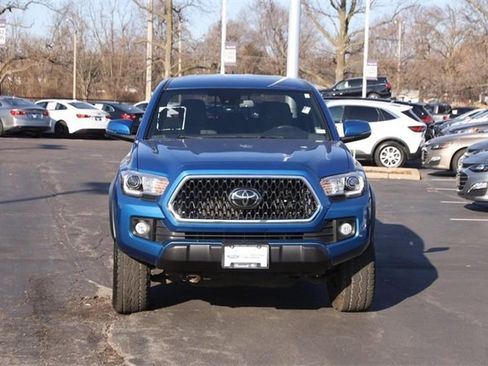 Used 2018 Toyota Tacoma TRD Off-Road image 6