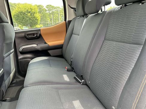Used 2019 Toyota Tacoma SR5 RWD image 13