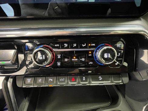 Used 2024 GMC Sierra 2500 Denali Ultimate AWD/4WD image 33