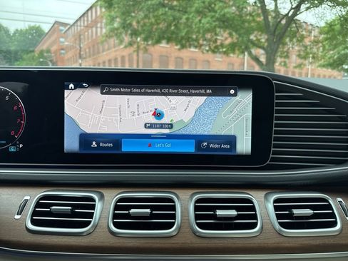 Certified 2025 Mercedes-Benz GLS 450 4MATIC image 36