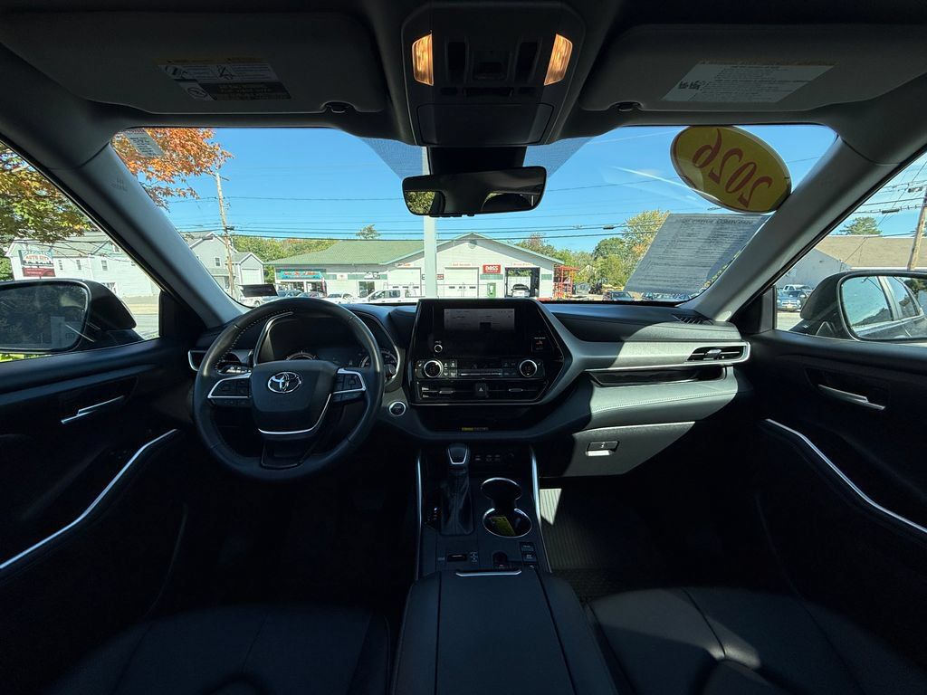 Used 2026 Toyota Highlander XLE AWD/4WD image 13