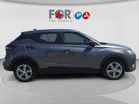 Used 2021 Nissan Kicks S FWD image 6