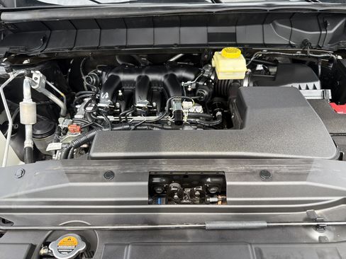 Used 2025 Nissan Pathfinder SV FWD image 21