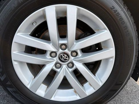 Used 2016 Toyota Highlander LE FWD image 8