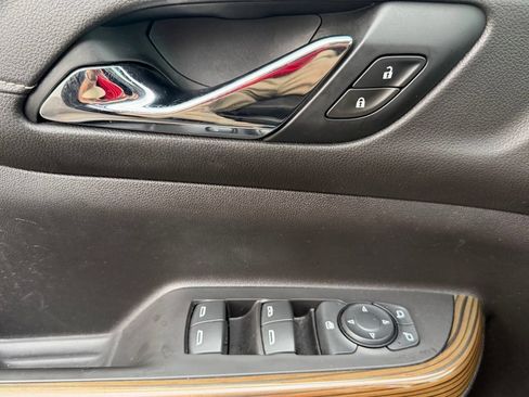 Used 2019 GMC Acadia SLE FWD image 9
