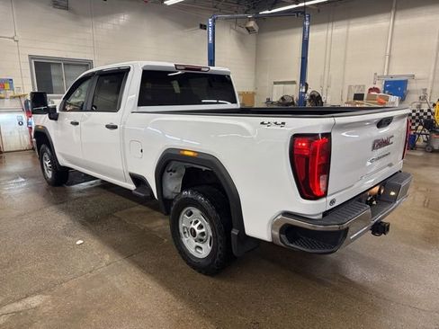Used 2020 GMC Sierra 2500 4x4 Crew Cab w/ Convenience Package image 4