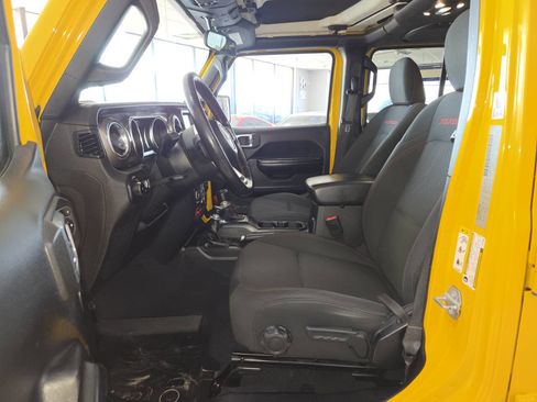 Used 2019 Jeep Wrangler Unlimited Rubicon w/ Cold Weather Group AWD/4WD image 17