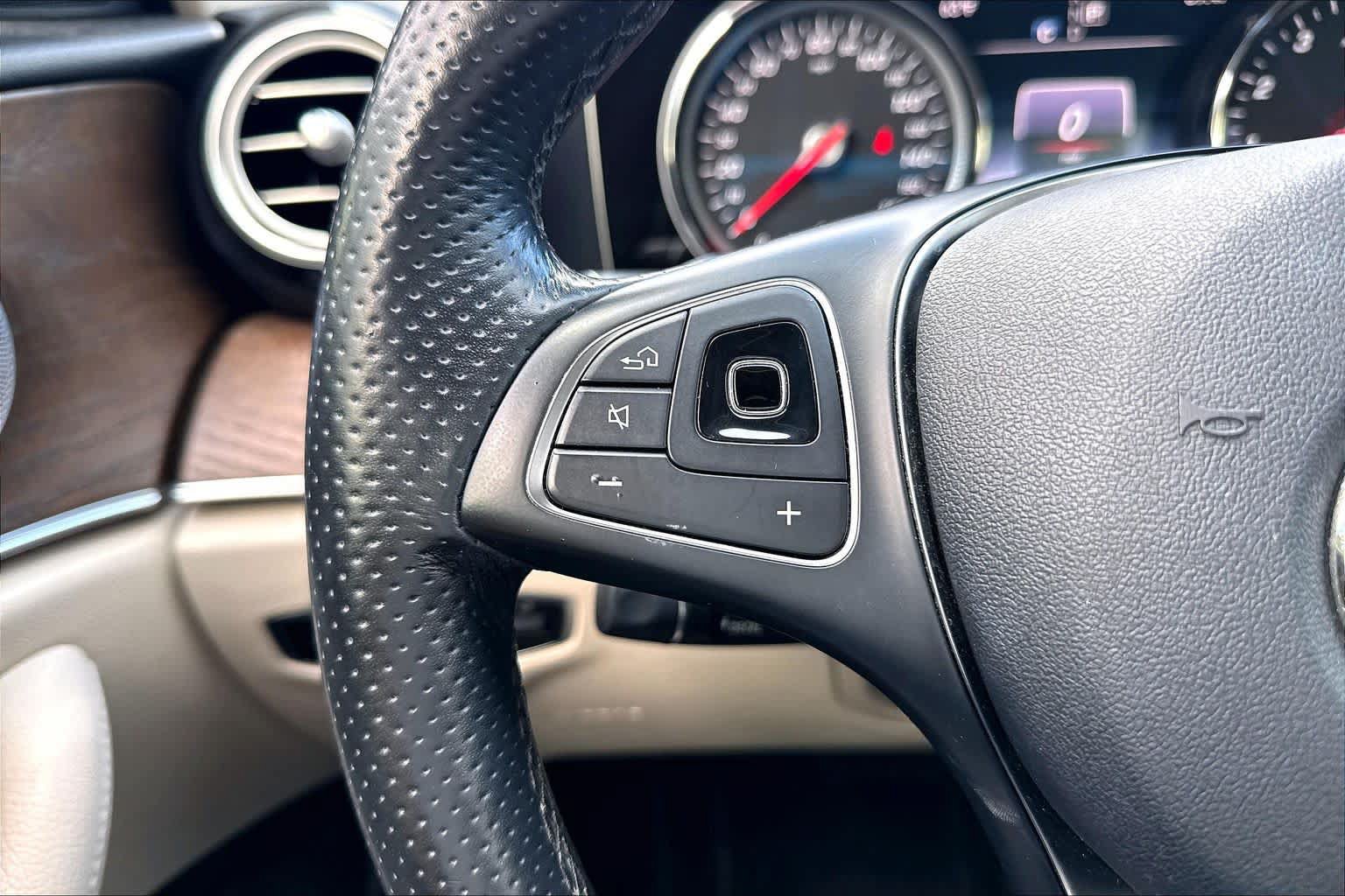 Used 2018 Mercedes-Benz E 300 image 23