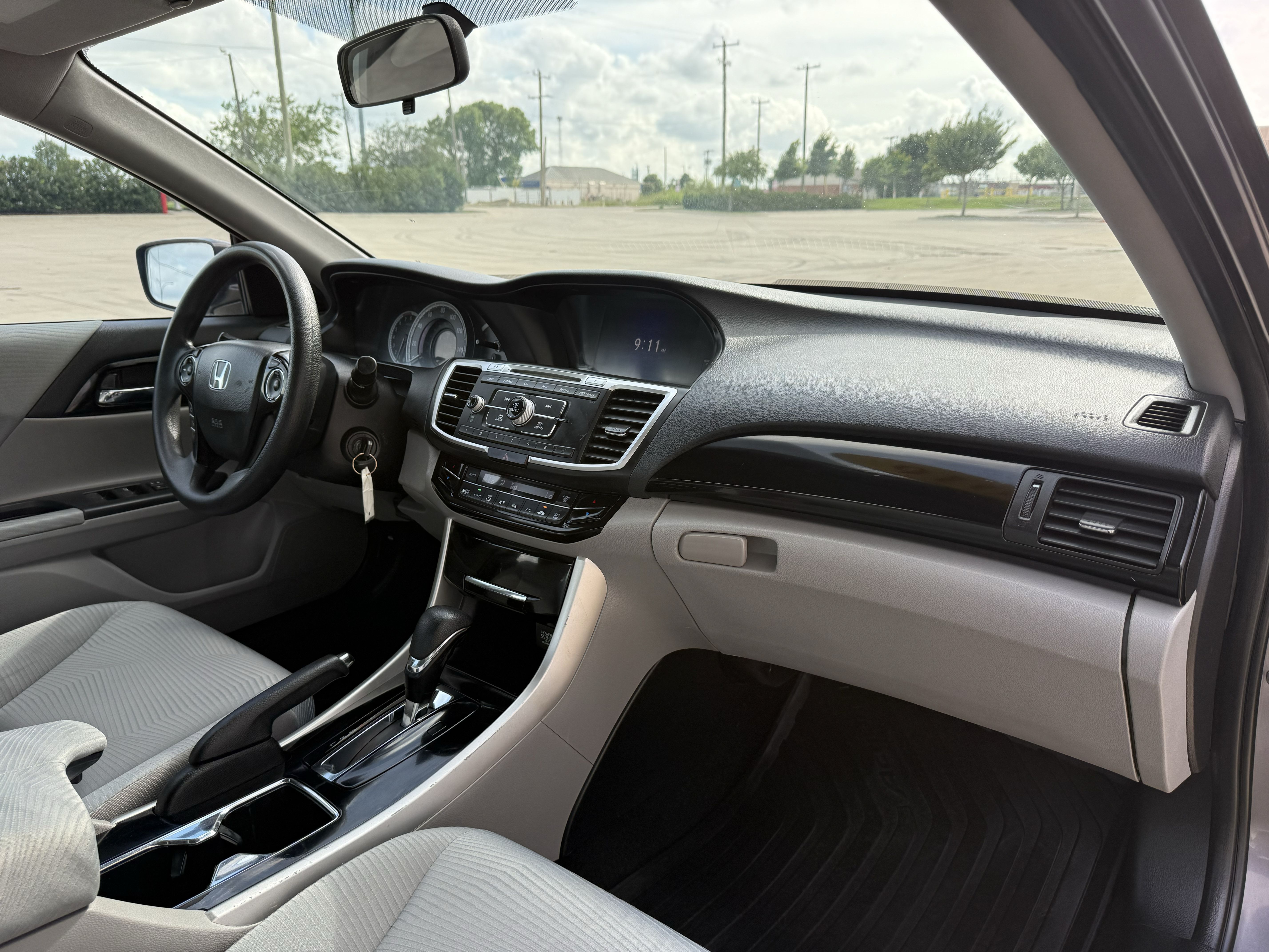 Used 2016 Honda Accord LX image 25
