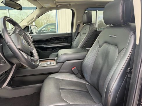 Used 2019 Ford Expedition Platinum image 16