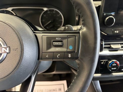 Used 2023 Nissan Pathfinder SL AWD/4WD image 14