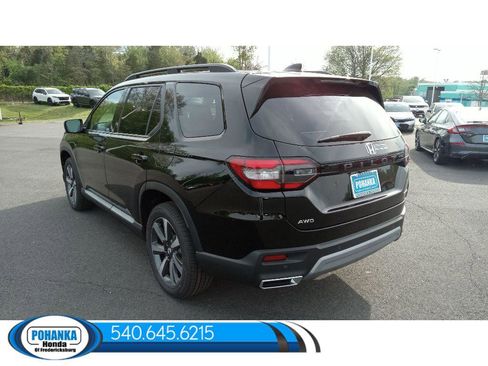 New 2025 Honda Pilot Touring image 7