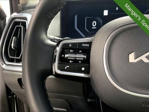 Used 2025 Kia Sorento SX AWD/4WD image 25