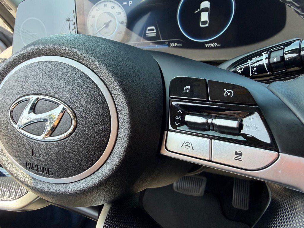 Used 2023 Hyundai Elantra SEL w/ Convenience Package FWD image 29