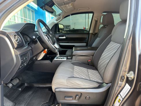 Used 2021 Toyota Tundra SR5 w/ SR5 Upgrade Package AWD/4WD image 21