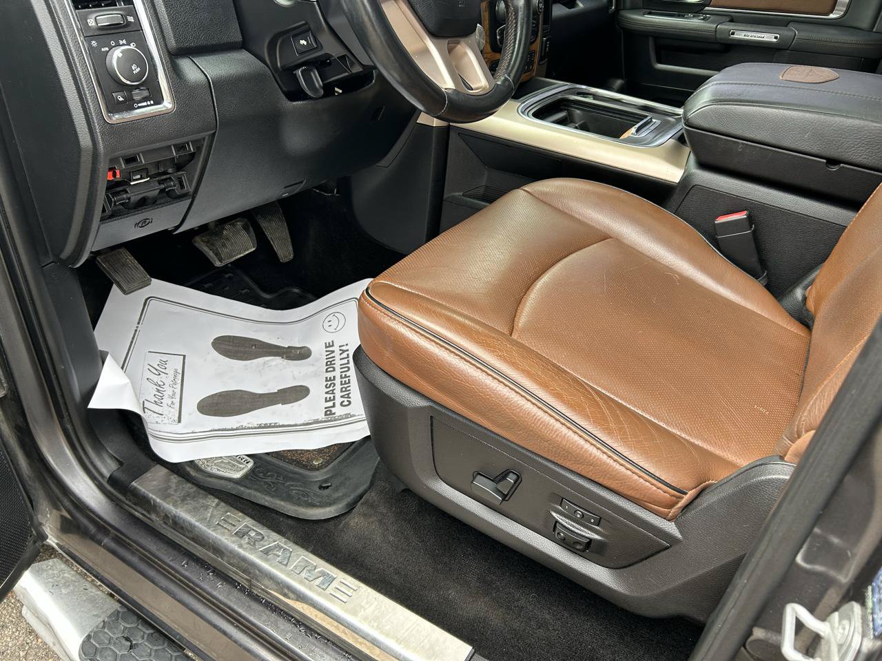 Used 2016 RAM 1500 Laramie Longhorn w/ Convenience Group AWD/4WD image 10