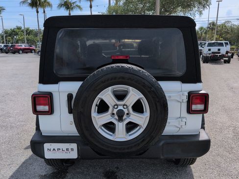 Used 2019 Jeep Wrangler Sport AWD/4WD image 6