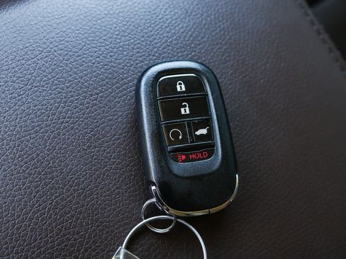 Used 2024 Honda Pilot Elite image 27
