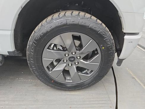 Used 2023 Ford F150 Lightning Lariat image 12