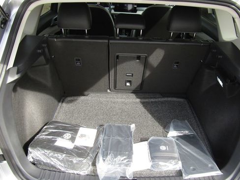 New 2026 Volkswagen Taos SE AWD/4WD image 28