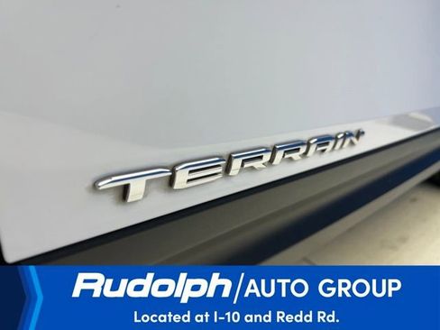 Used 2023 GMC Terrain SLE w/ Driver Convenience Package image 9