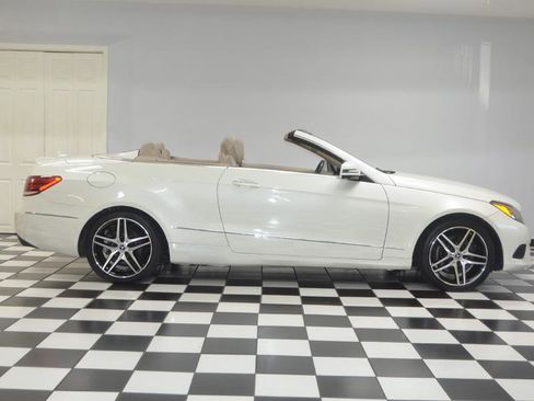 Used 2015 Mercedes-Benz E 400 E 400 w/ Premium 1 Package image 11
