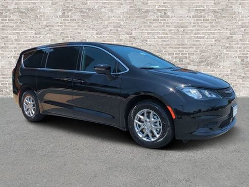 New 2027 Chrysler Pacifica LX FWD image 1
