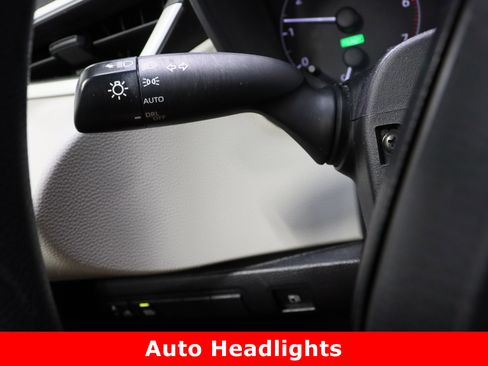 Used 2023 Toyota Corolla LE image 22