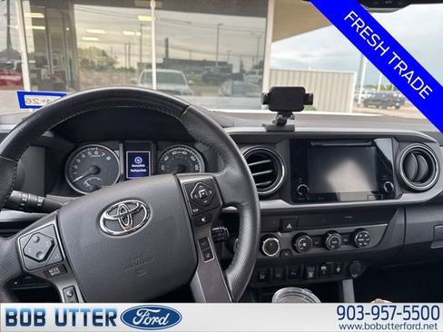 Used 2019 Toyota Tacoma TRD Off-Road w/ Technology Package AWD/4WD image 7