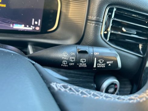 Used 2022 Jeep Wagoneer Series III RWD image 21