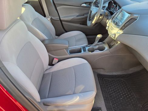 Used 2018 Chevrolet Cruze LT w/ Convenience Package FWD image 15