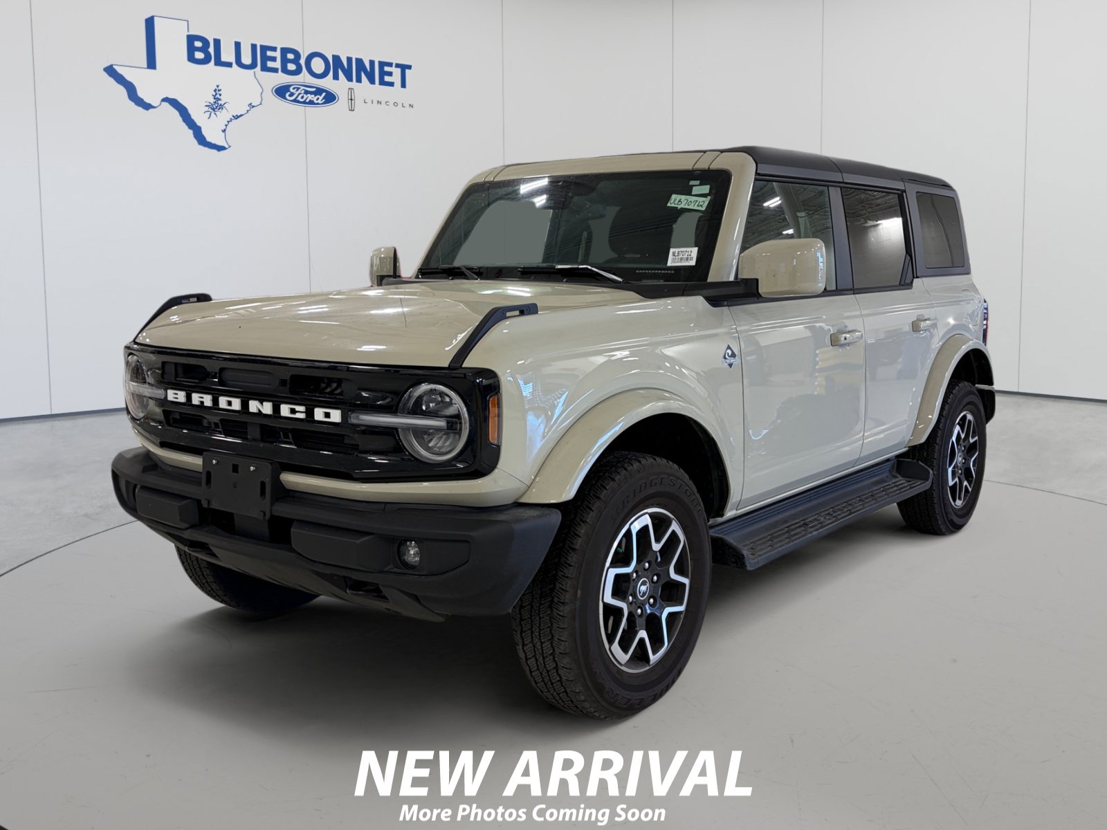 Used 2025 Ford Bronco Outer Banks AWD/4WD image 1