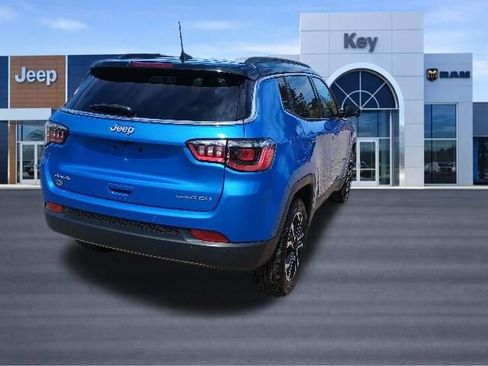 Used 2024 Jeep Compass Limited w/ Sun and Sound Group AWD/4WD image 5