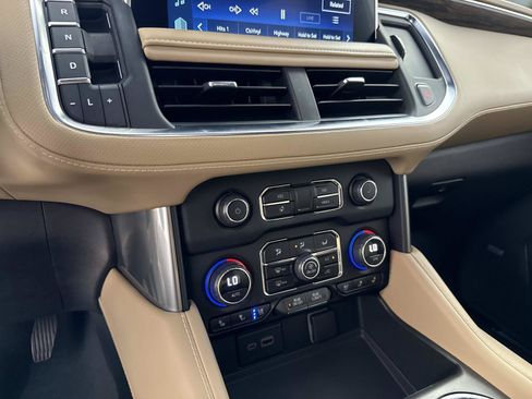 Used 2023 Chevrolet Tahoe Premier w/ Premium Package AWD/4WD image 28