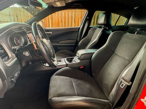 Used 2022 Dodge Charger R/T w/ Plus Group RWD image 2