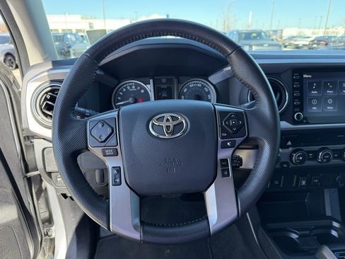 Used 2020 Toyota Tacoma SR5 image 11
