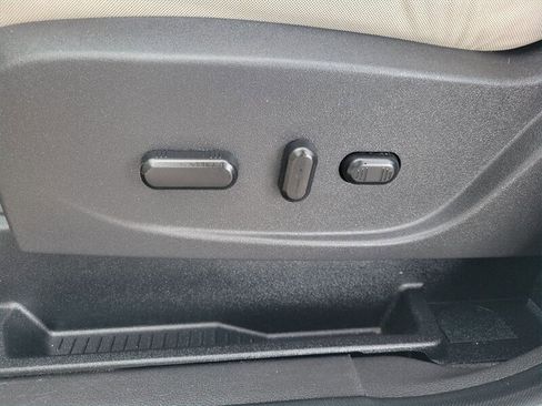 Used 2017 Ford Escape SE FWD image 19