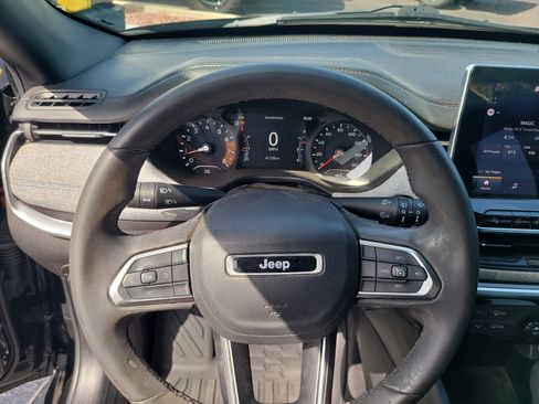 Used 2023 Jeep Compass Latitude AWD/4WD image 26