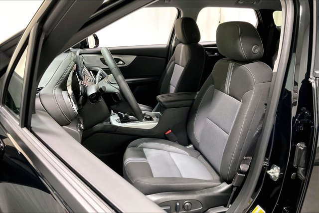 Used 2025 Chevrolet Blazer LT FWD image 25