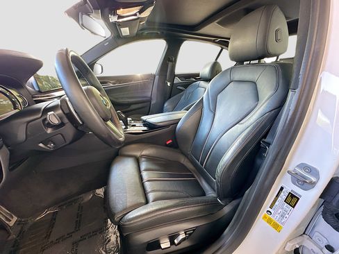 Used 2018 BMW 540i image 21