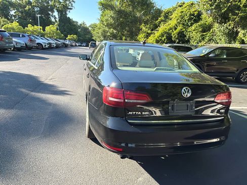 Used 2017 Volkswagen Jetta SEL FWD image 12