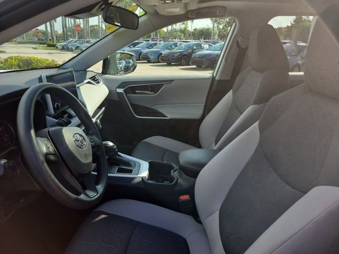 Certified 2025 Toyota RAV4 XLE w/ Convenience Package FWD image 23