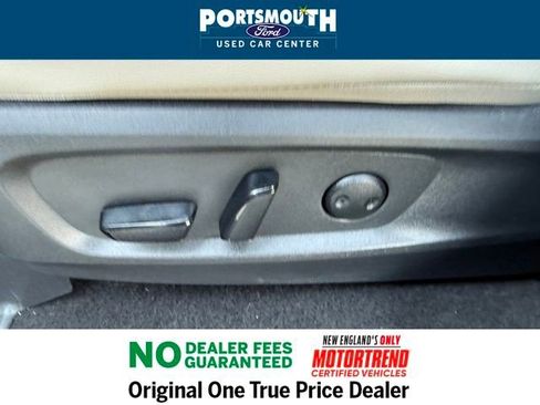 Used 2025 Nissan Pathfinder SL image 23