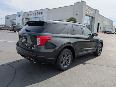 Used 2022 Ford Explorer XLT w/ Equipment Group 202A AWD/4WD image 3